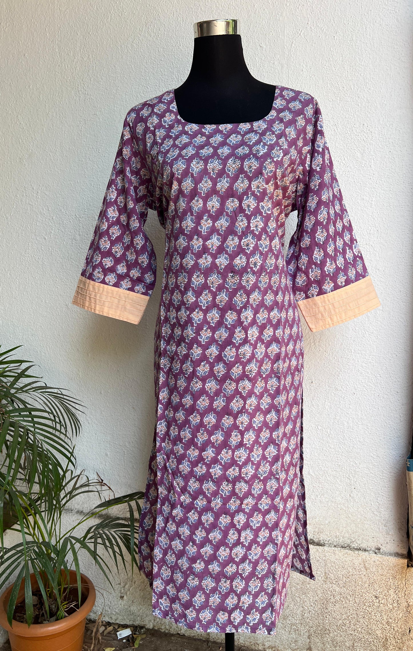 Women’s readymade Straight fit Kurtis
