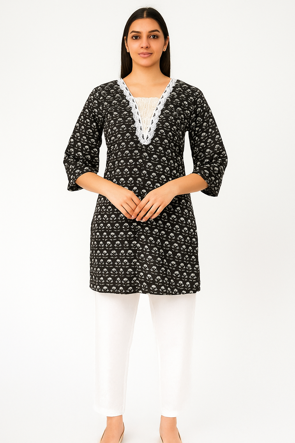 Women's Black & White Floral Print V-Neck Tunic Top / Short Top with White Lace Trim