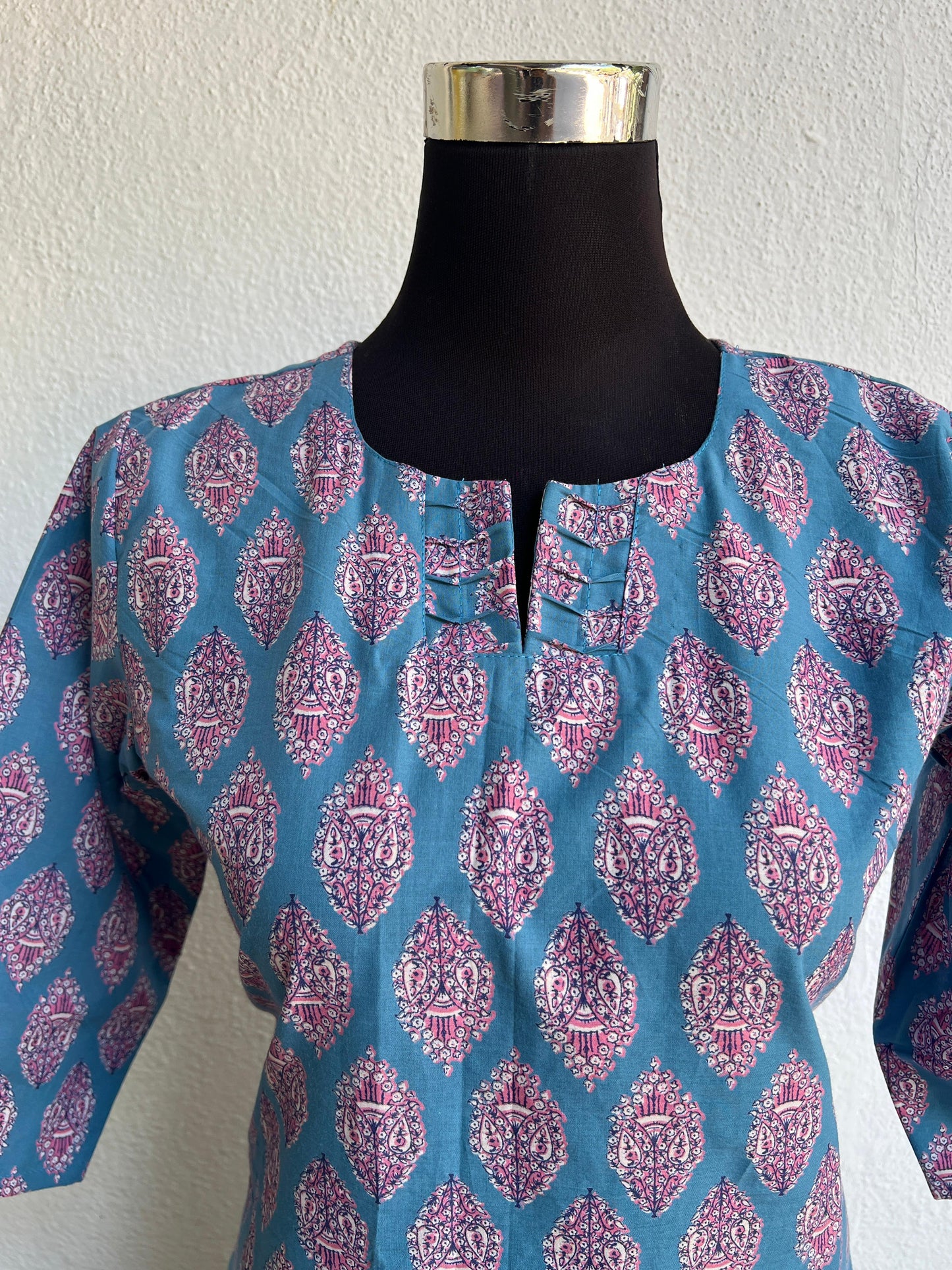 Women’s readymade Straight fit Kurtis