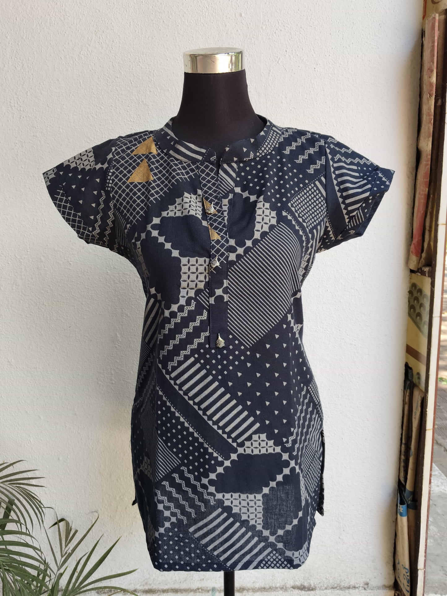 Women's ready made short tops{ tunics}