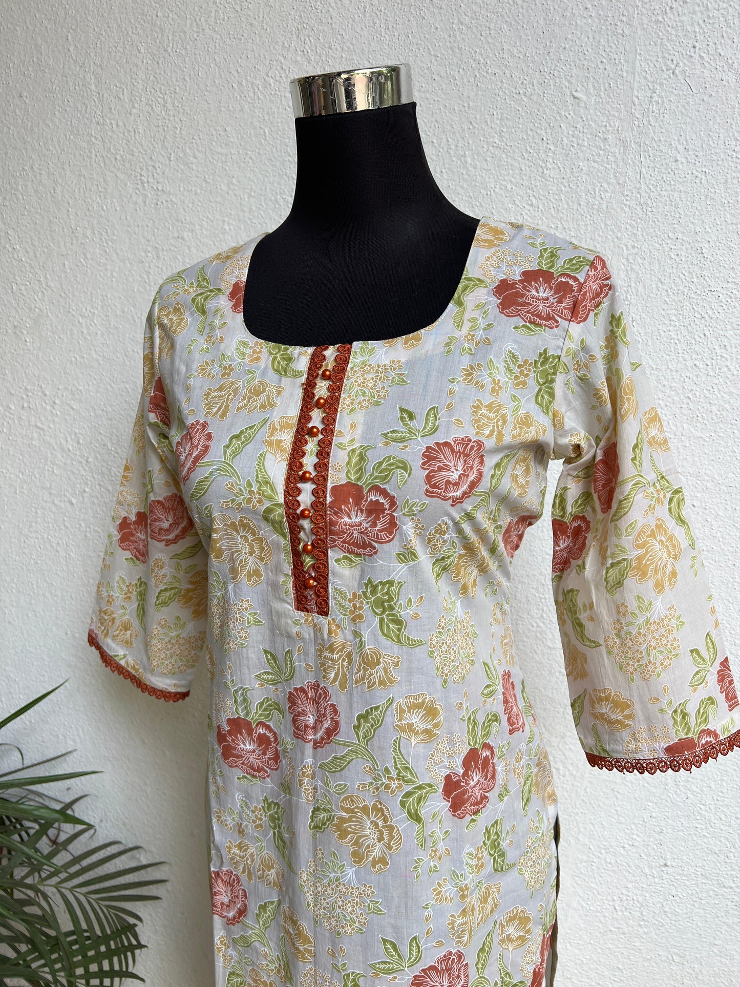 Women’s readymade Straight Kurtis