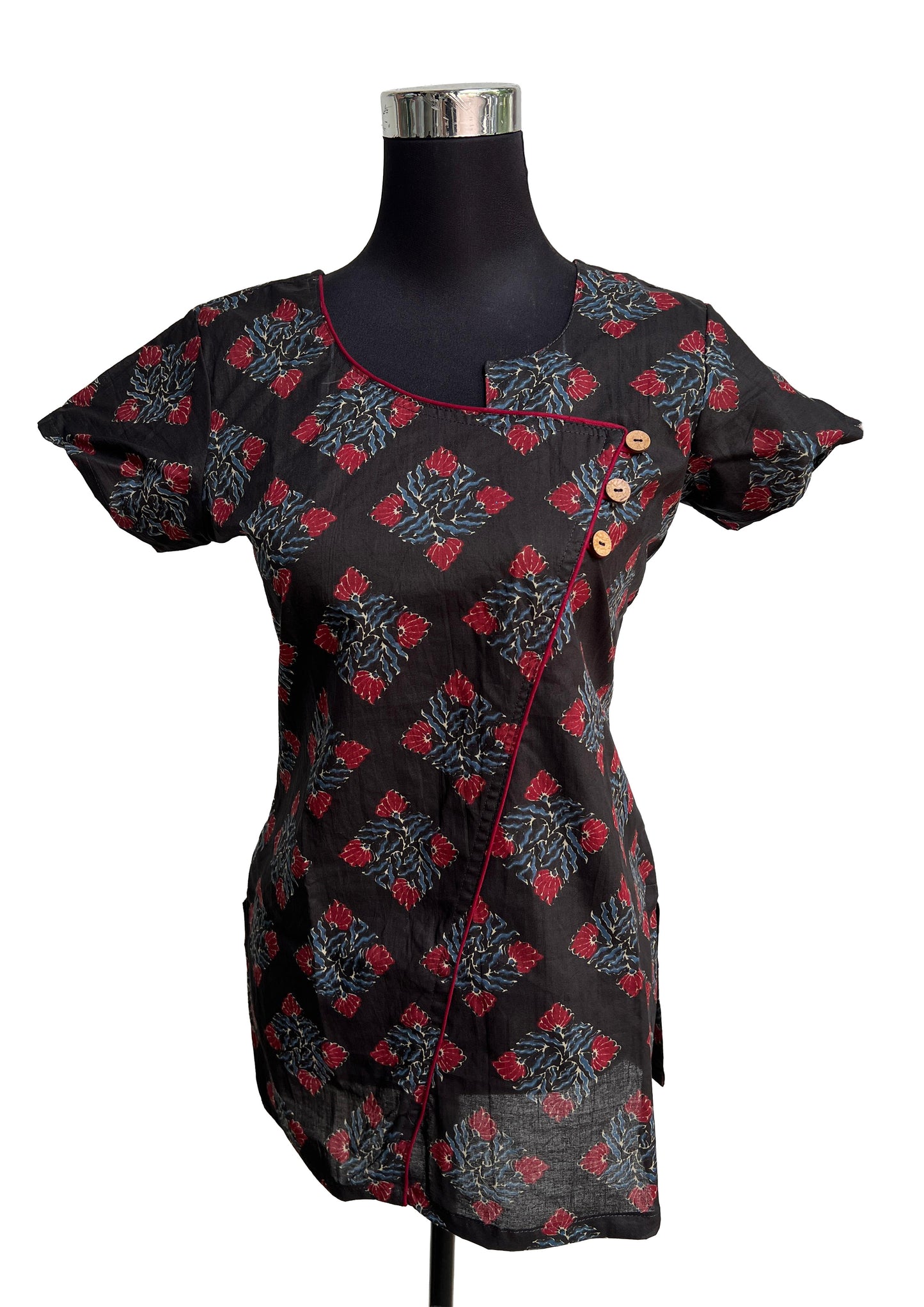 Women's Distinctive geometric and symmetrical print in black and red Tunic Top / Short Top /Short Kurti