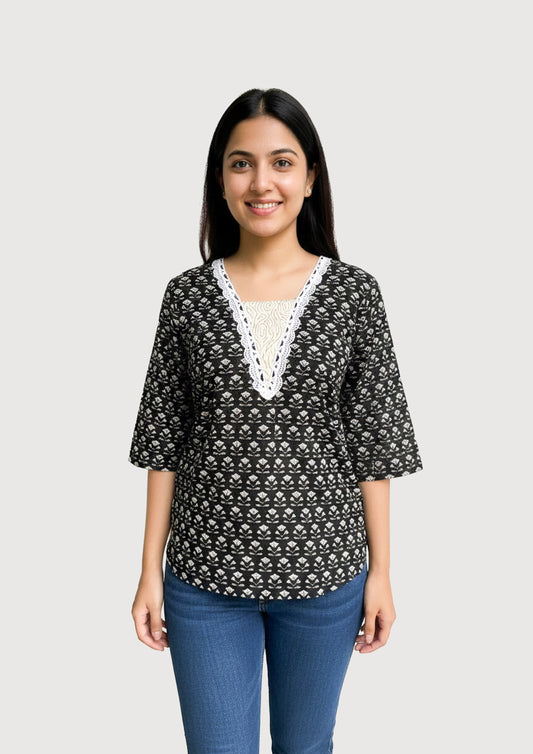 Women's Black & White Floral Print V-Neck Tunic Top / Short Top with White Lace Trim