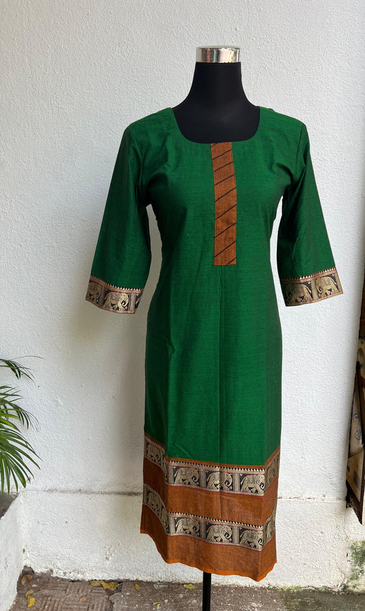 Women’s readymade Straight fit Kurtis