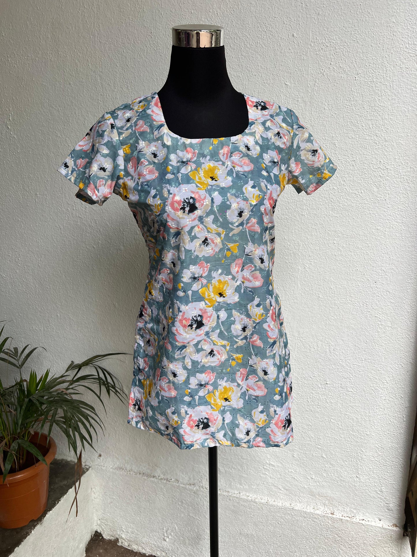 Women's ready made short tops{ tunics}
