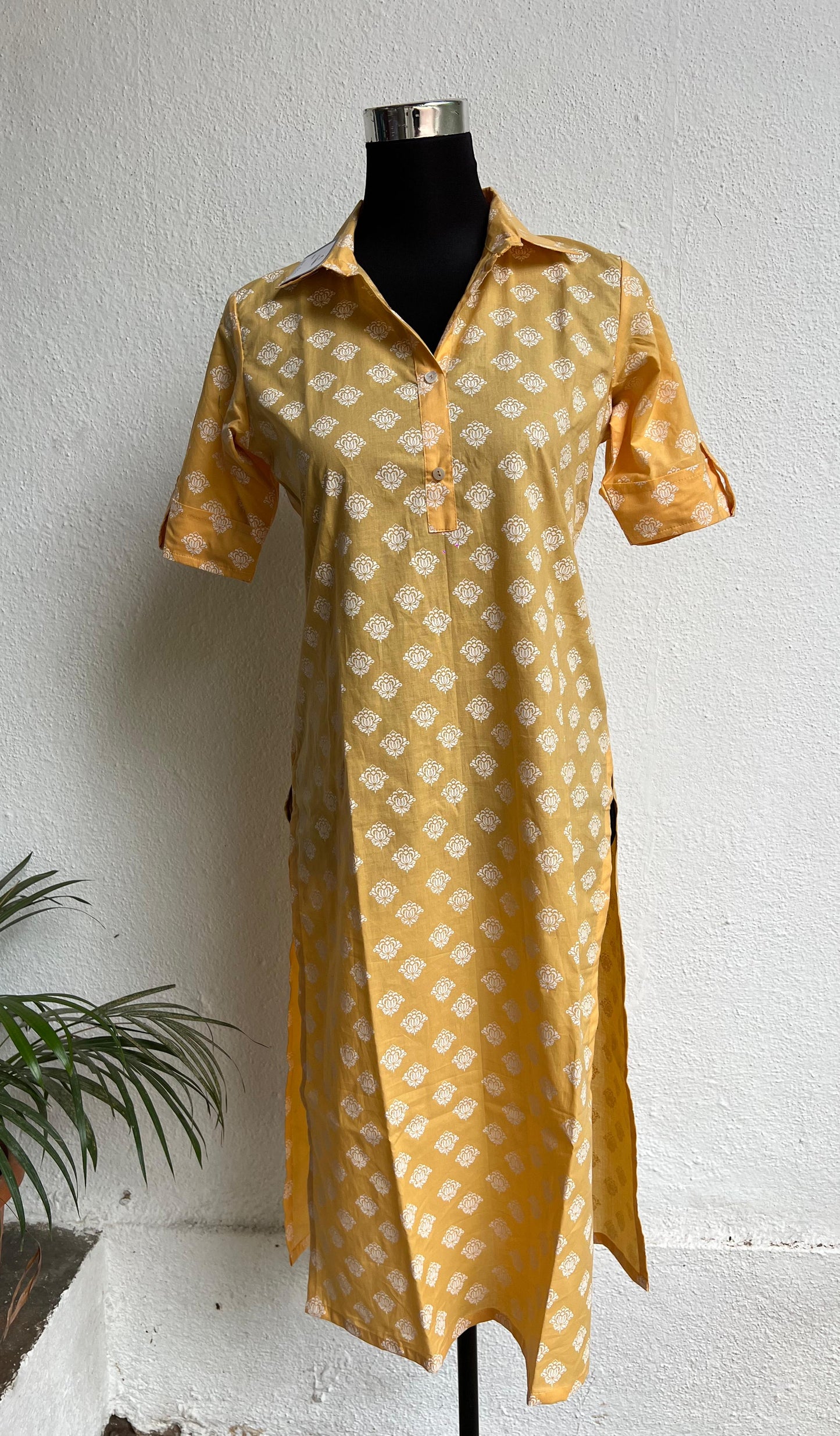 Women’s readymade Straight Kurtis