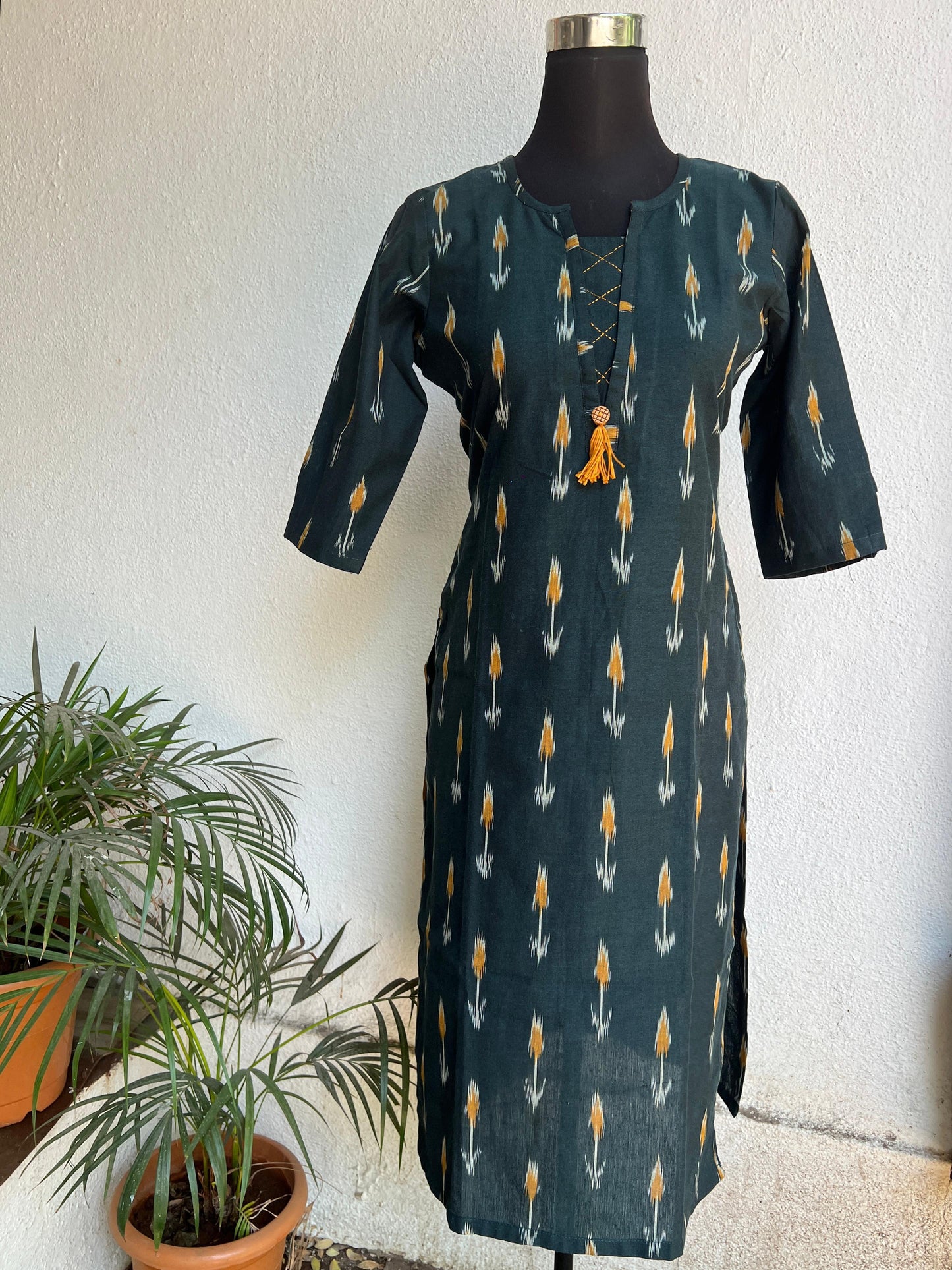 Women’s readymade Straight fit Kurtis