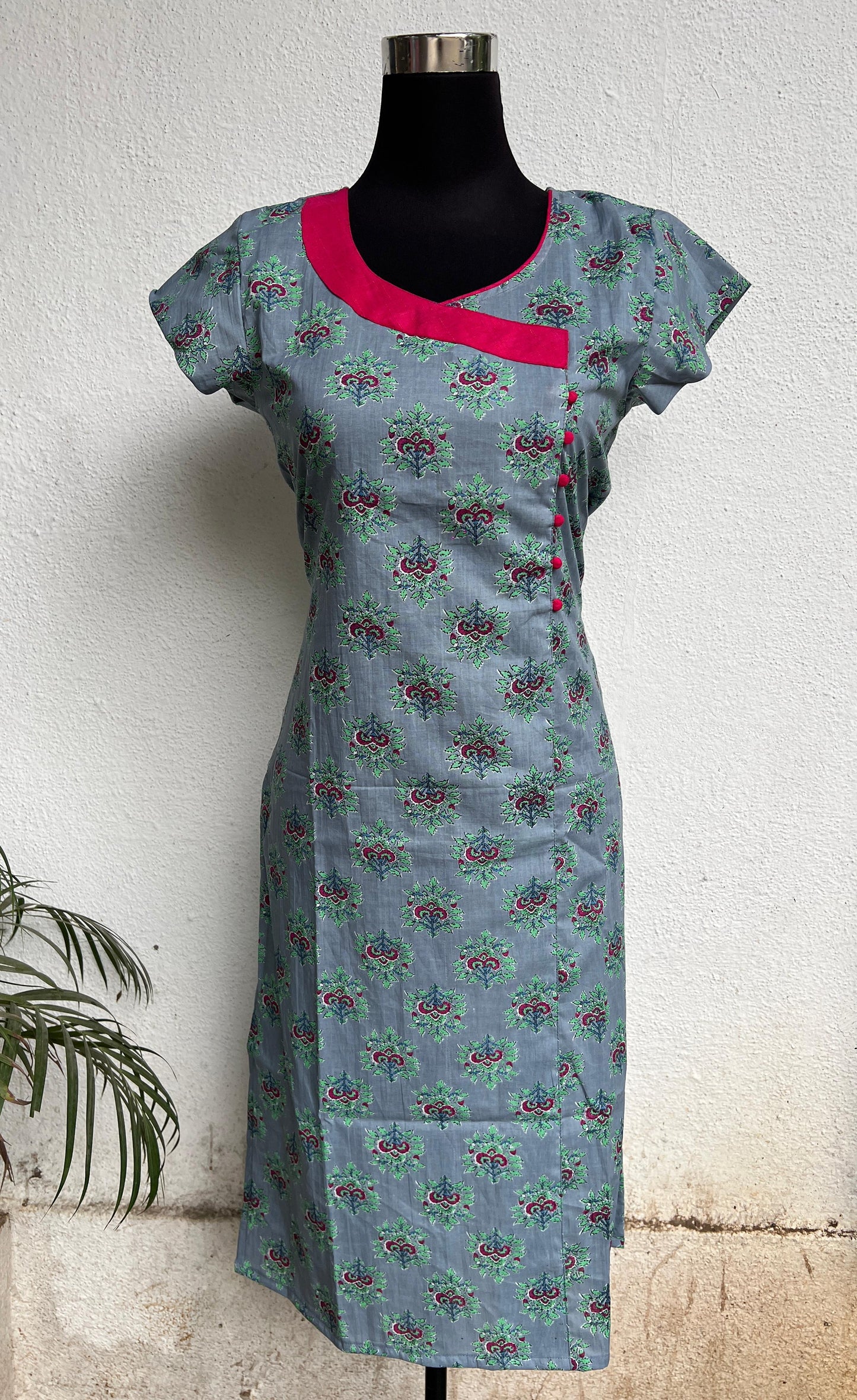 Women’s readymade Straight fit Kurtis